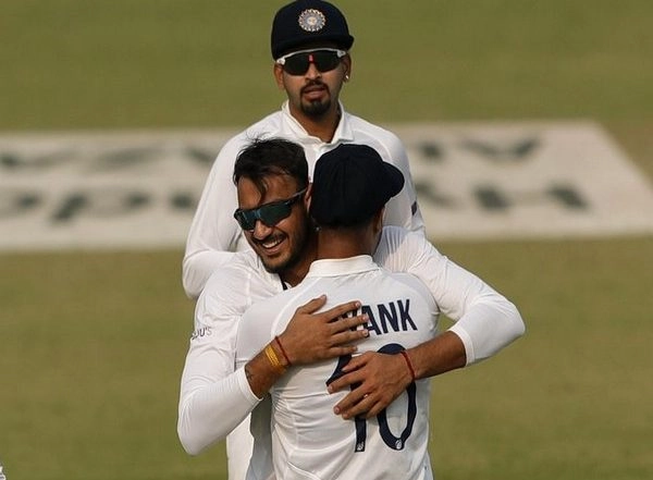 Sports News | Axar Patel Has Potential to Play for a Long Time, Says Kohli