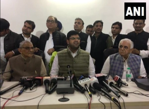 India News | Farmers Should Open Borders as Centre Repealed Farm Laws, Ready to Talk on MSP: Dushyant Chautala