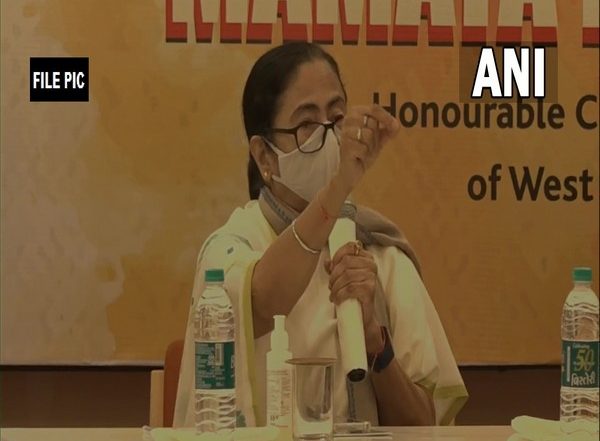 India News | Mumbai BJP Leader Files Complaint Against Mamata Banerjee for 'insulting' National Anthem