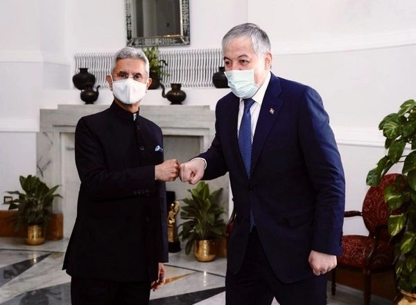 World News | Jaishankar Welcomes Tajikistan FM, Says Looking Forward to Our Talks