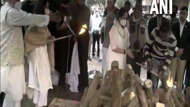 India News | Chopper Crash: Daughters Light Pyres of Defence Personnel, Who Were Their Fathers, Best Friends and Heroes