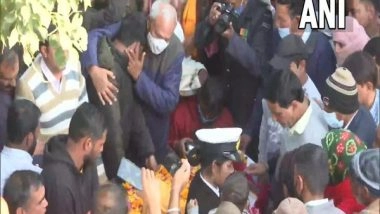 India News | Chopper Crash: Mortal Remains of Squadron Leader Kuldeep Singh Brought to His Native Place at Rajasthan's Jhunjhunu