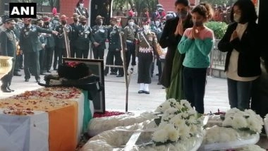 India News | Wife, Daughter Pay Last Respect to Lt Col Harjinder Singh