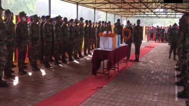 India News | Chopper Crash: Army Personnel Pay Tributes to Havaldar Satpal Rai