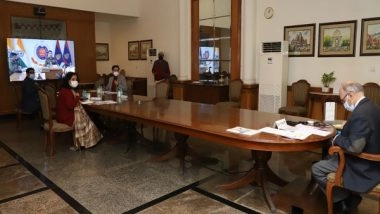 India News | Delhi LG Reviews Status of Traffic Management in National Capital, Emphasizes Its Linkage with Pollution