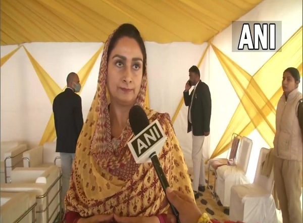 India News | CM Kejriwal Should Fulfil His Promises in Delhi Before Showing Dreams to People of Punjab: Harsimrat Kaur Badal