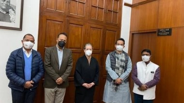 India News | Sonia Gandhi Meets Cong Lok Sabha MPs in Parliament Today