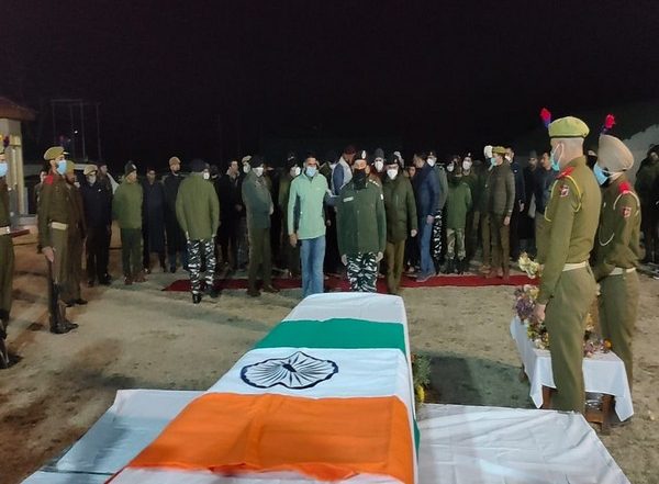 India News | Wreath-laying Ceremony Held for Police Personnel Killed by Terrorists in J-K's Anantnag