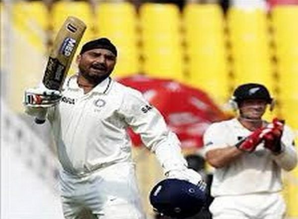 Sports News | Wishing You Happiness in 'doosra' Phase of Your Career: Tendulkar Bids Farewell to Harbhajan