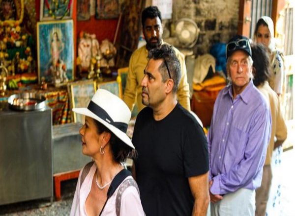 Business News | Shailendra Singh Directs Michael Douglas and Catherine Zeta-Jones in Unplugged in Mumbai