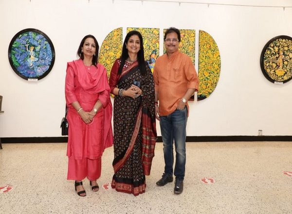 Business News | Jehangir Art Gallery Hosts Kanan Khant's Painting Exhibition 'Maya'