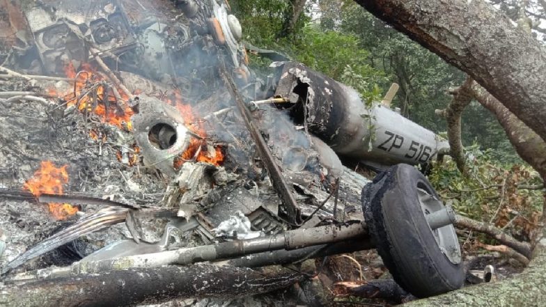 Indian Air Force Mi-17V5 Helicopter with CDS Gen Bipin Rawat on Board Crashes in Tamil Nadu