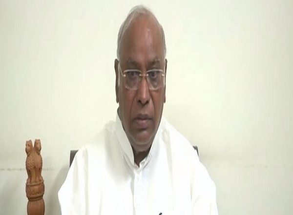 PM Narendra Modi Present at Poll Campaigns Everyday But Absent in Parliament, Says Mallikarjun Kharge