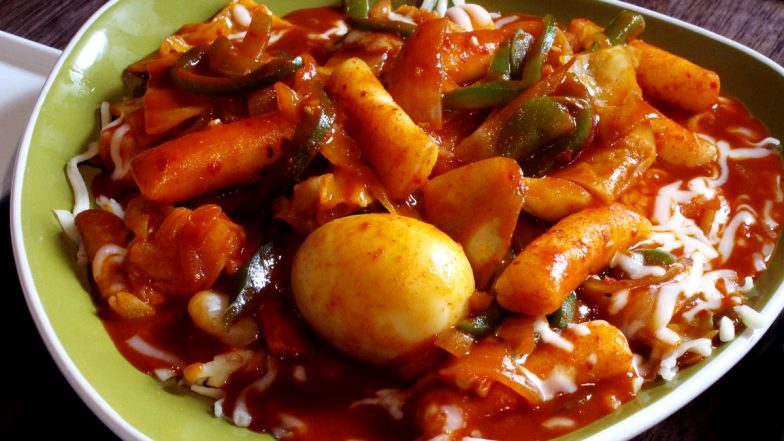 Happy Korean New Year 2022: From Tteokbokki to Haemul Pajeon, 5 Korean ...