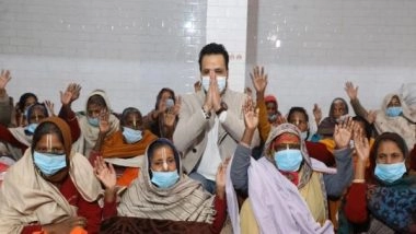 Business News | JMS Foundation Organizes Blanket Seva for the Widows & Mothers in Need