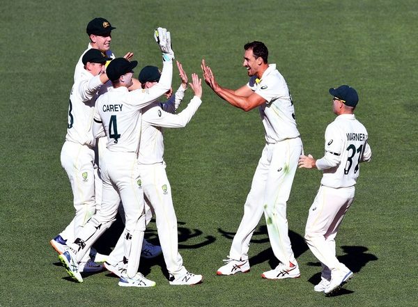 Mitchell Starc Becomes First Bowler To Bag 50 Wickets in Day-Night Test, Achieves Feat During AUS vs ENG Ashes 2nd Test 2021