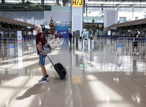 World News | Amid Omicron Variant Concerns, Thailand Suspends Quarantine-free Travel Pass