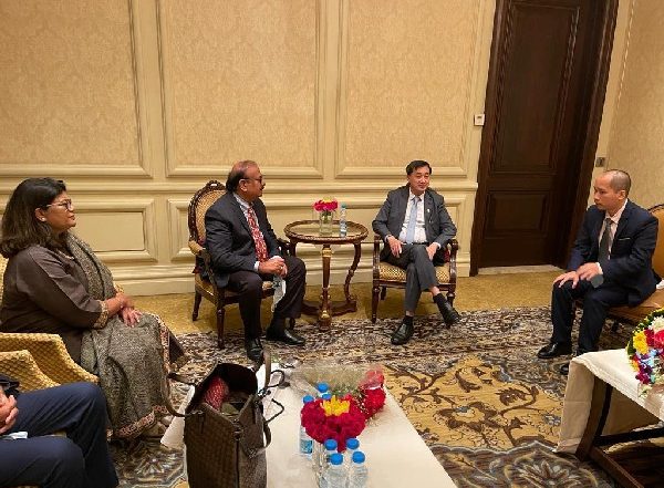 India News | Bharat Biotech Chairman Meets Vietnam Dy Health Min, Discusses Covaxin COVID-19 Vaccination for Children in Vietnam