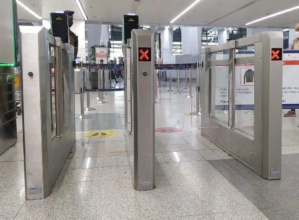 India News | Delhi Airport Installs E-boarding Gates for Seamless Travelling