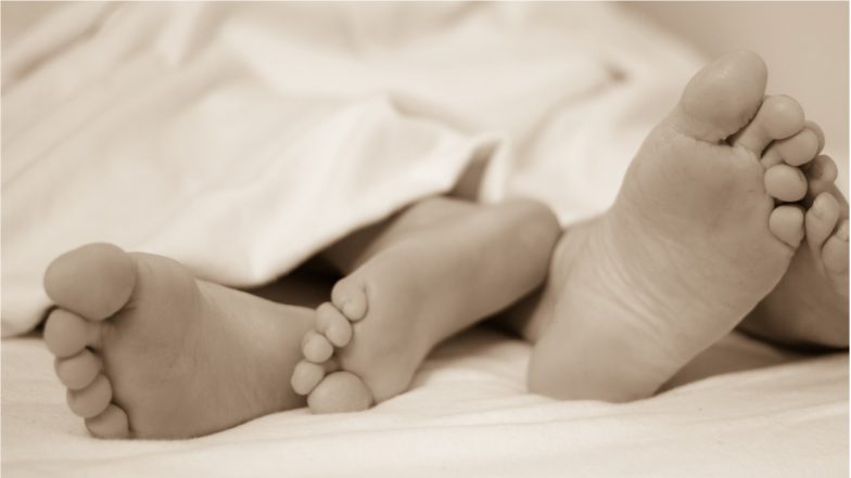 Winter Sex Tips: From Libido-Boosting Foods to Sex Positions, Sizzle Your Bedroom in These HOT Ways!