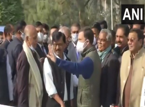 India News | Rahul Gandhi Lashes out at Media, Says 'stop Government Dalali'
