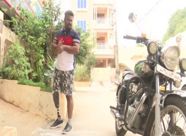 Prassana Kumar, Hyderabad Man with Artificial Limb, Takes Part in Marathons; Inspires People to Never Give Up