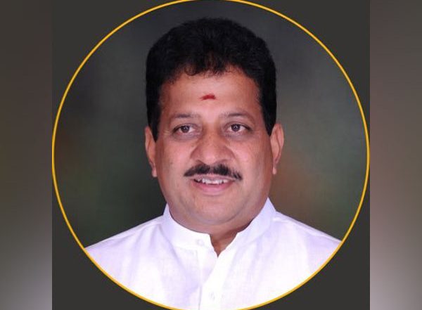 India News | Karnataka: Video of Congress Leader Planning to 'eliminate' BJP's SR Vishwanath Goes Viral; Probe on