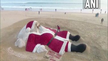 Christmas 2021: Odisha Sand Artist Sudarsan Pattnaik Creates Santa Claus on Puri Beach With 5,400 Roses (See Pics)