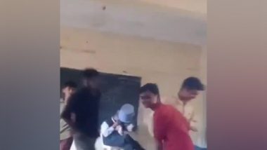 Hindi School Sex - Karnataka: Video of Students Assaulting Teacher in School Goes Viral,  Education Minister Directs Action | LatestLY