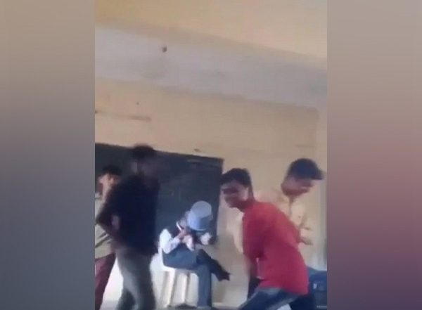 Karnataka: Video of Students Assaulting Teacher in School Goes Viral, Education Minister Directs Action