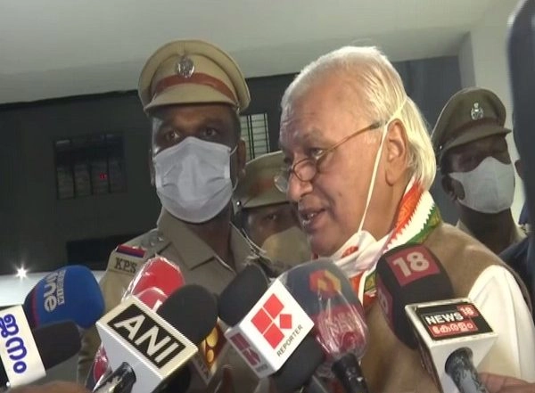 India News | Can't Work in Environment with Too Much Political Interference, Says Kerala Gov on University Appointments