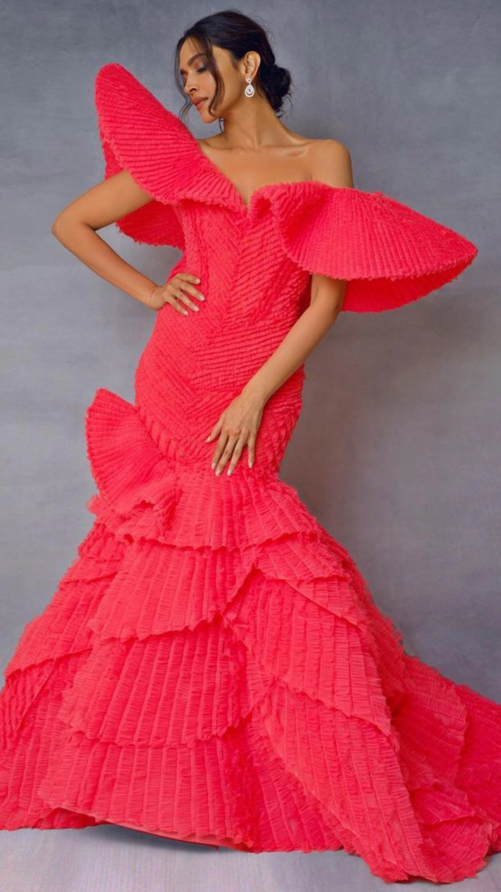 Deepika Padukone&rsquo;s Stunning Looks for '83' Promotions To Be a Special Treat for All Her Fans!