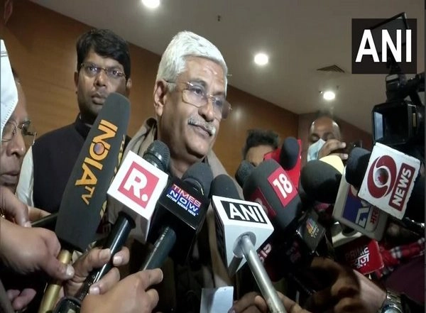 India News | Gajendra Shekhawat Says BJP Ready for Virtual Election Rallies, Channi Pointing at AAP over Rallies Amid COVID