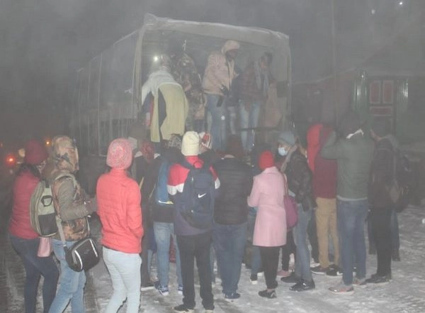 India News | Army Rescues over 1,000 Tourists Stranded in Sikkim Amid Heavy Snowfall
