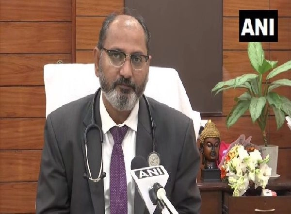 Omicron Scare: Six Persons Sent to LNJP Hospital From Delhi Airport, Four Have Travel History Related to Omicron-Hit Countries
