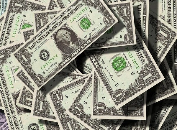 Lifestyle News | Study Finds Extroverts May Have Better Financial Outcomes