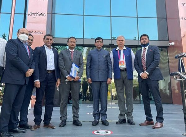 Business News | India's Health Minister Invites Global Investors from EXPO2020 to Strengthen Make-in-India