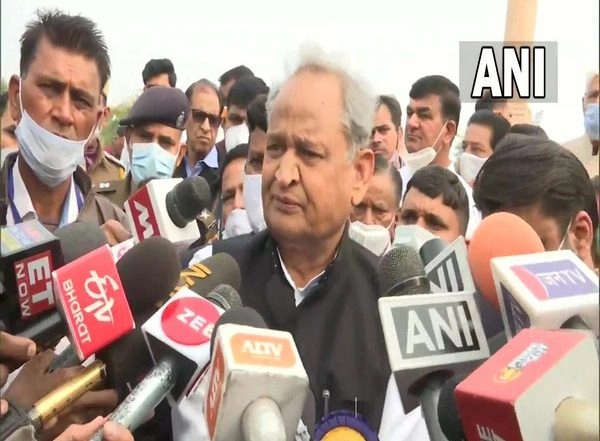 India News | Centre Accepted Our Demand, Says Rajasthan CM Ashok Gehlot on Centre's Decision to Vaccinate Children Between 15-18 Yrs Amid Omicron Surge