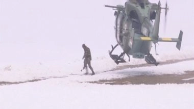 India News | Indian Army Conducts Helicopter-borne Training in Higher Reaches of Kashmir Valley
