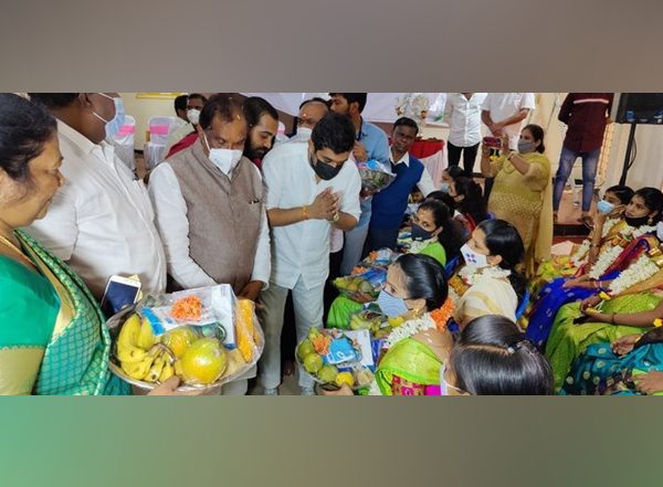 India News | Karnataka Youth Congress Organises Mass Baby Shower Event in Bengaluru to Celebrate Sonia Gandhi's Birthday