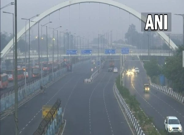 India News | Delhi Air Quality Improves Marginally, Moves to Poor Category