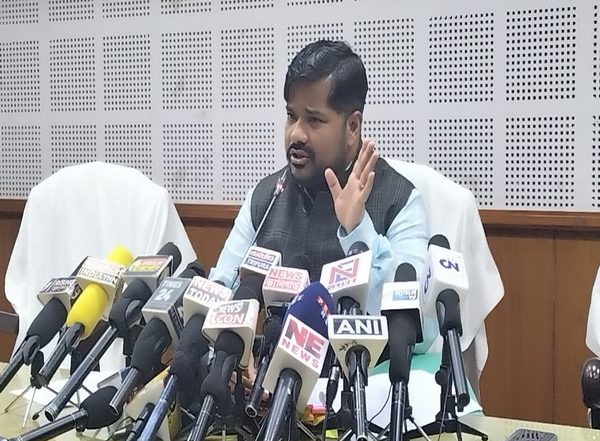 India News | Tripura Cabinet Approves Hiring Retired Civil Servants to Complete Pending Departmental Proceedings