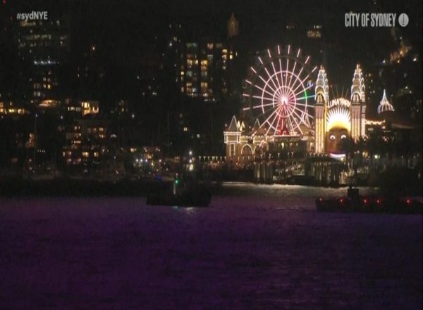 World News | Australia, North Korea, New Zealand Welcome New Year 2022 with Dazzling Fireworks