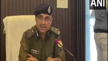 India News | Cop Suspended for Hitting Man with Child in Arms in UP's Kanpur