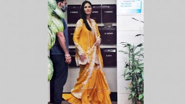 Katrina Kaif Looks Gorgeous as She Leaves for Rajasthan Ahead of Her Wedding With Vicky Kaushal (Watch Video)