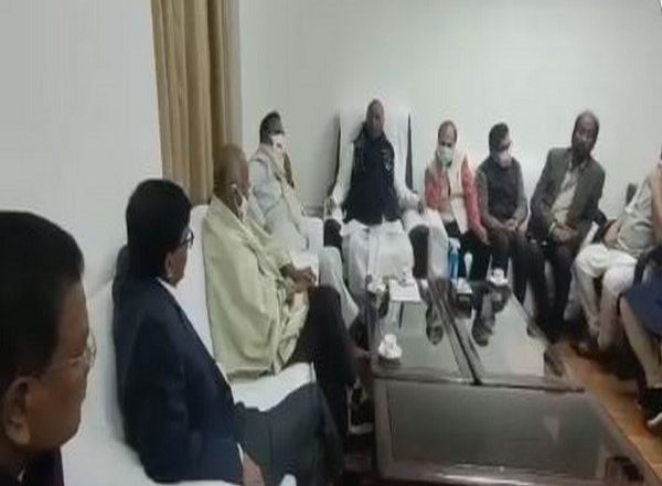 India News | Oppn Leaders Meet to Discuss Strategy to Seek Revocation of Suspension of 12 RS MPs