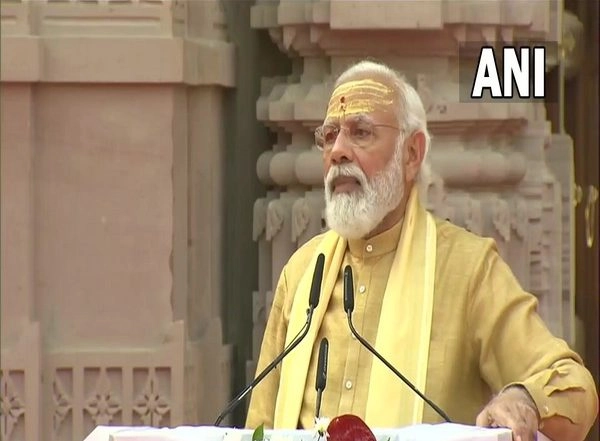 India News | PM Modi Expresses Gratitude Towards Labourers Involved in Kashi Vishwanath Corridor Project
