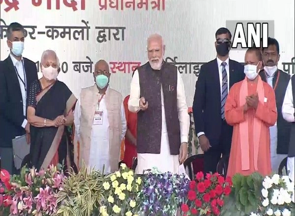 India News | PM Modi Inaugurates Rs 9K-crore Project in UP, Says Double Engine Govts Working for State's Development
