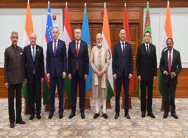 World News | PM Modi Meets Foreign Ministers of Five Central Asian Countries, Emphasises Potential of Enhanced Economic Cooperation
