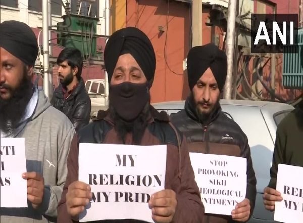 Jammu and Kashmir: Sikh Community Protest Demanding Action into Golden Temple Incident